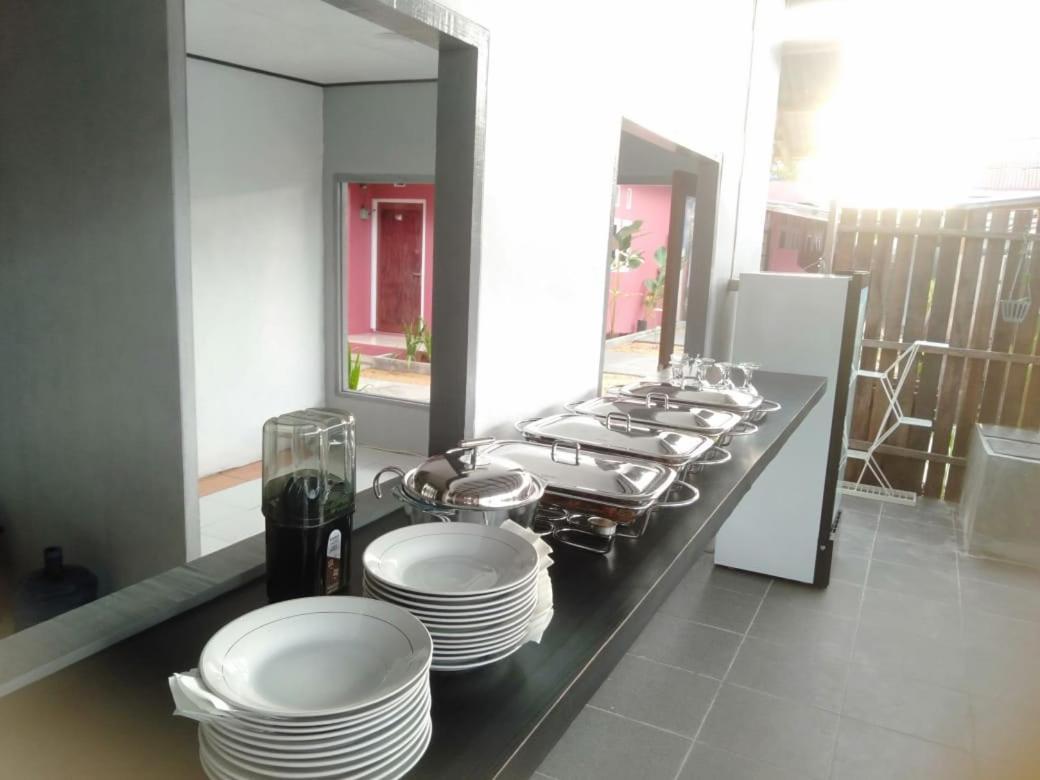 Baronda Guest House Sorong Extérieur photo