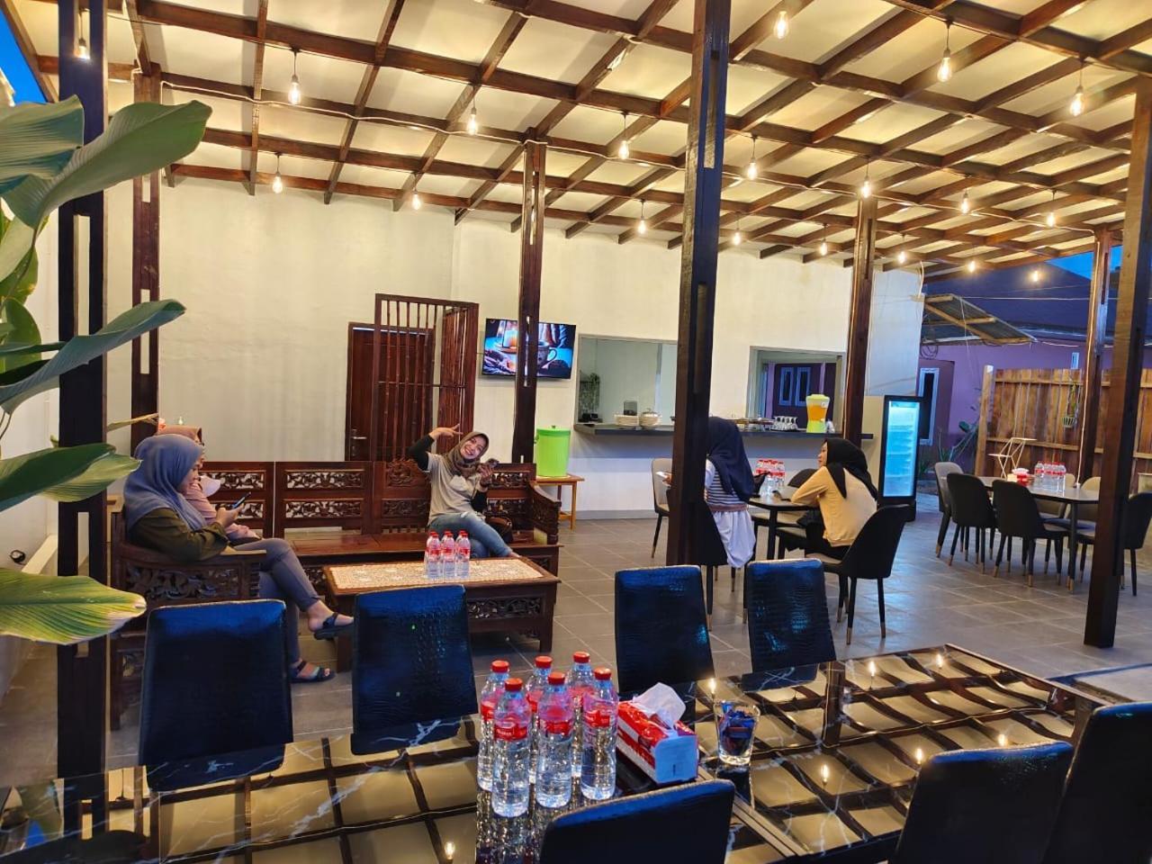 Baronda Guest House Sorong Extérieur photo