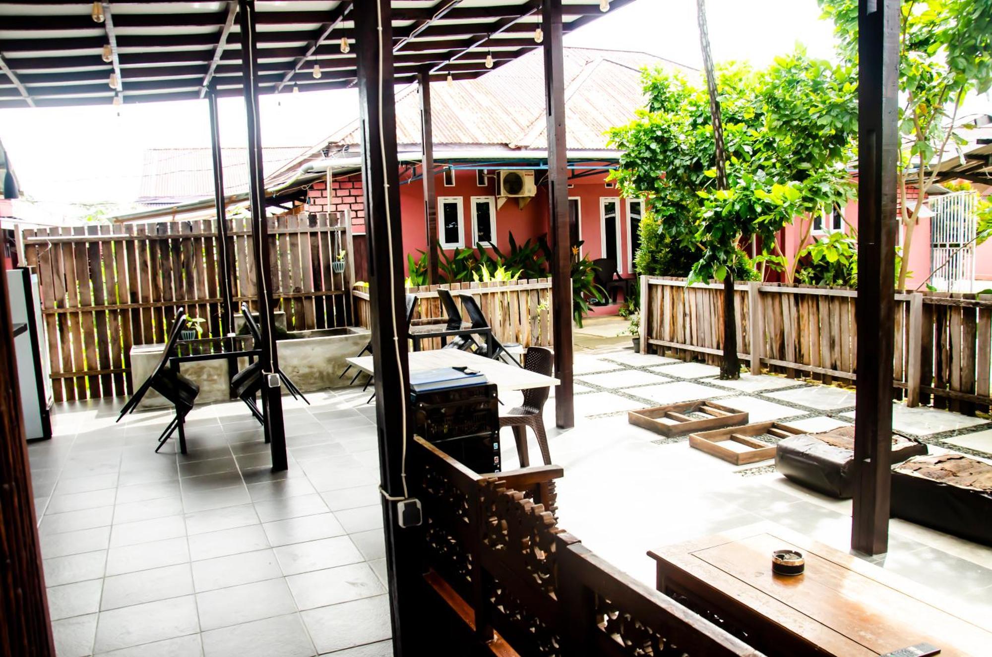 Baronda Guest House Sorong Extérieur photo